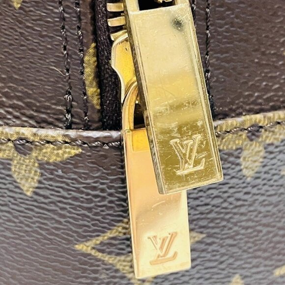 LOUIS VUITTON Brown Monogram Shoulder Bag - Picture 9 of 9